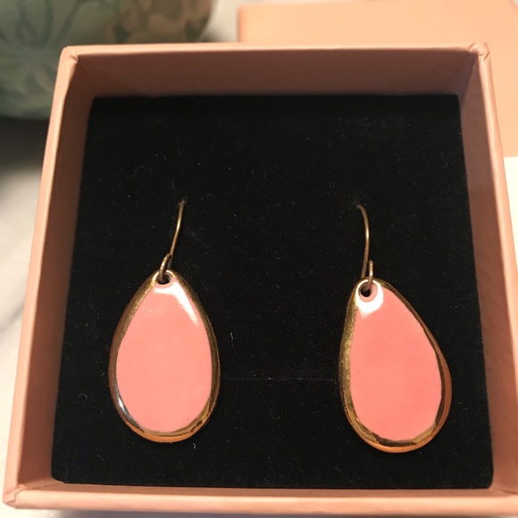 Australian 🇦🇺 By Charlotte Pink Enamel Earrings - Picture 2 of 3